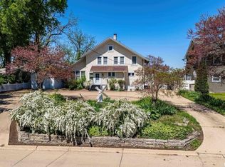 2805 8th Ave, Moline, IL 61265