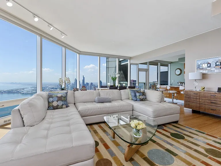 340 E Randolph St #5101 — Photo 3