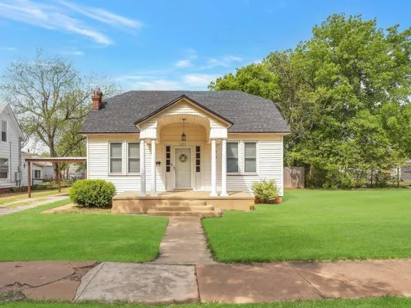 121 S Randlett St, Hobart, OK 73651