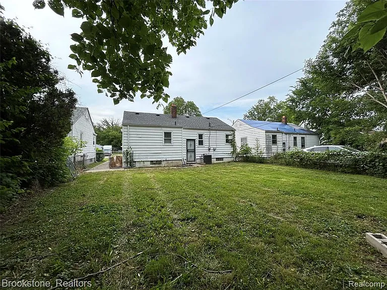 26707 Penn St — Photo 21