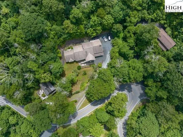 341 Cross Park Drive, Sugar Mountain, NC 28604