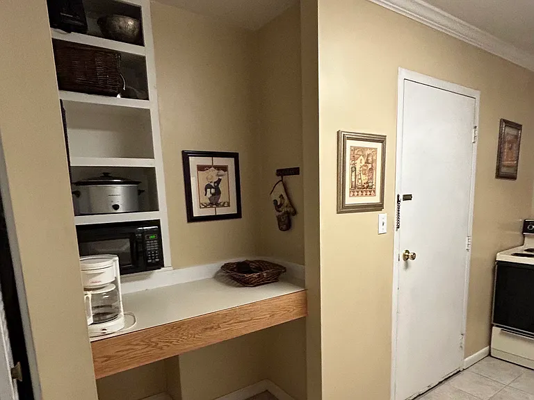 2454 East Ave #B — Photo 4