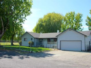 2102 Hicks Rd, Grandview, WA 98930