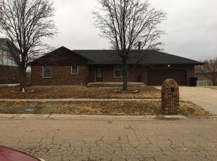 4018 SW 43rd St, Topeka, KS 66610