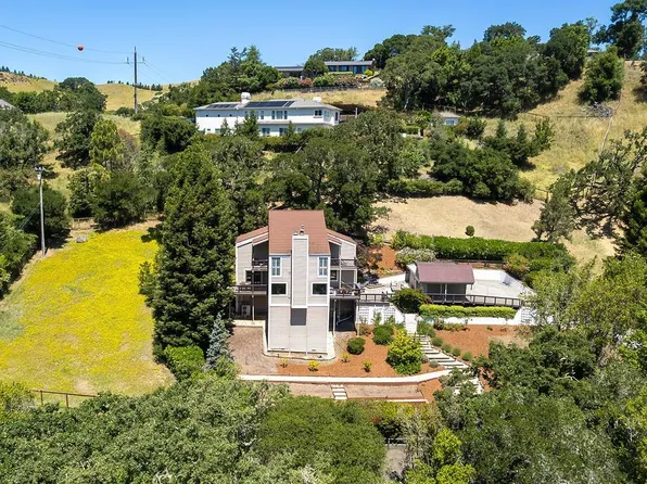 2554 Vineyard Road, Novato, CA 94947