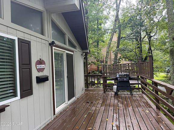 2nd image of 215 Stirrup Ln