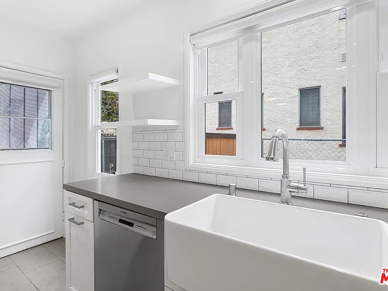 6611 W 6th St — Photo 16