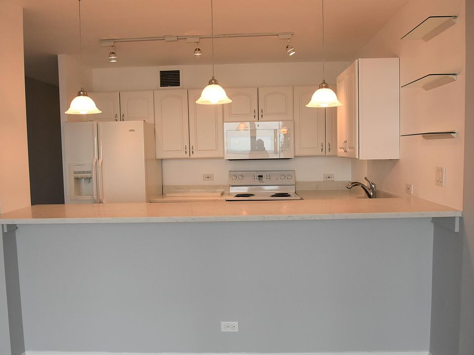 1st image of 1636 N Wells St Floor 33
