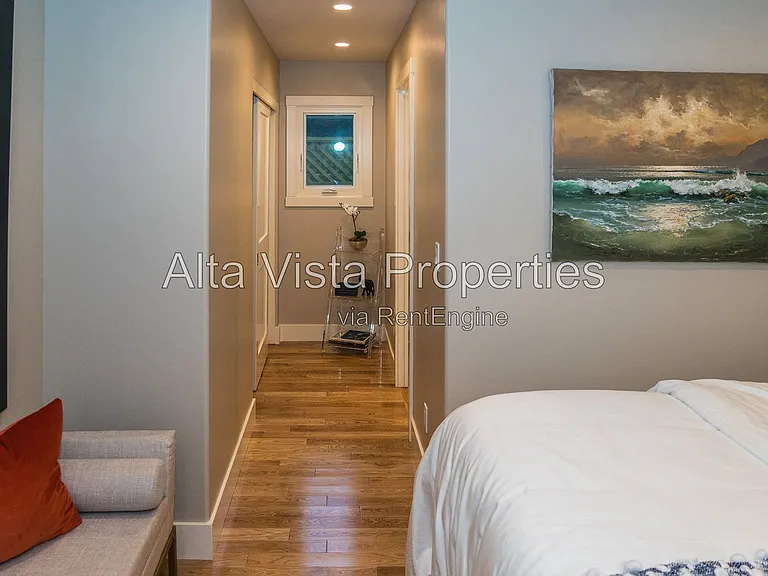 5606 Dolphin Pl — Photo 24