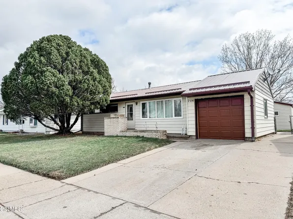 706 15th Ave W, Williston, ND 58801