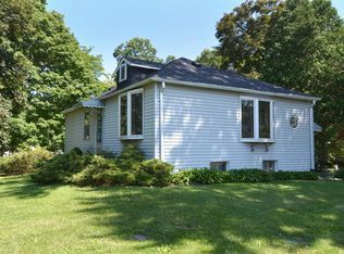 1801 E Kensington Rd, Mount Prospect, IL 60056