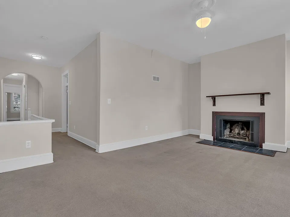 Large and Spacious Living Area