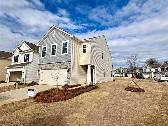 3rd image of 5319 Amaryllis Way