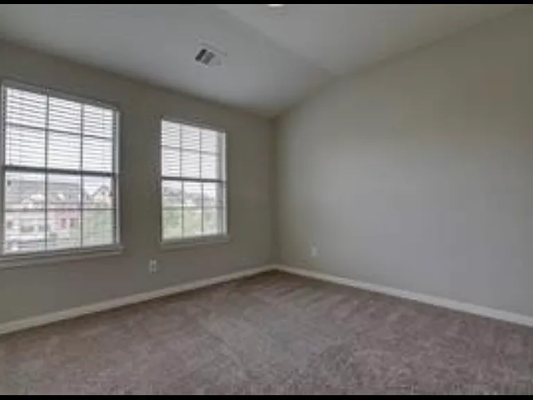 1421 Fox Run Dr — Photo 22