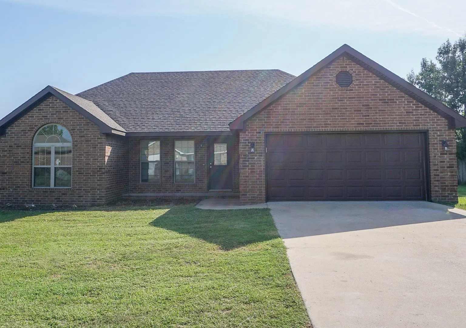 4 Bedroom Home in Valley View — Photo 1