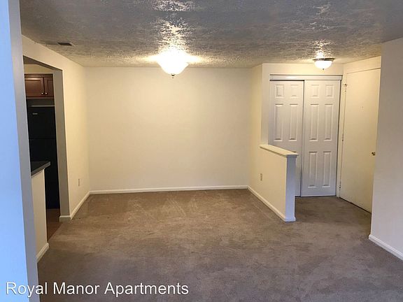 5th image of 8814 Royal Manor Dr #302-302-88