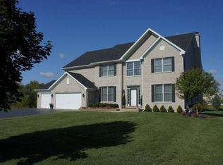 1410 Mallard Ln, Hoffman Estates, IL 60192
