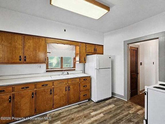 2nd image of 132 Smith St #11628882