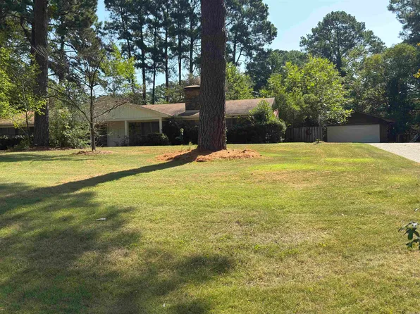 123 Berg Ave, Camden, AR 71701