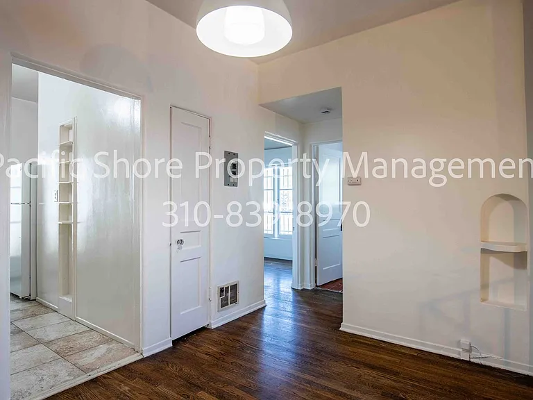 559 Alexandria Apartments — Photo 7