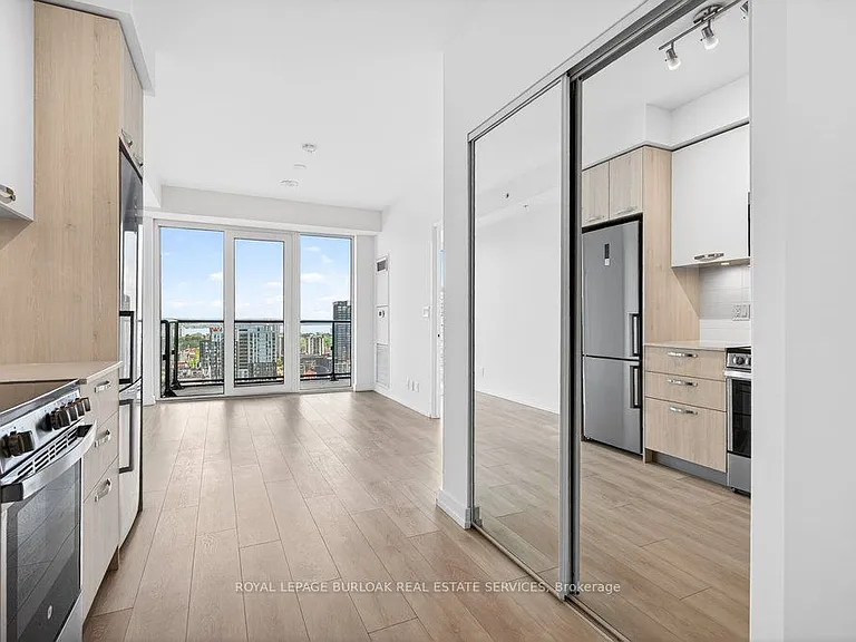 75 James St S #2404 — Photo 5