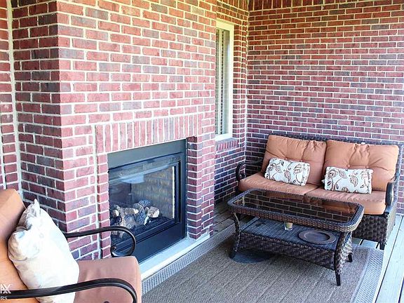 3rd image of 6487 Annapolis Dr