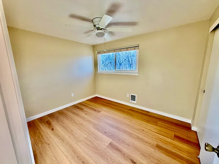 1301 Iowa St #14B — Photo 12