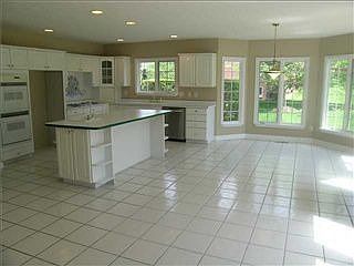 3rd image of 6613 Greenridge Dr
