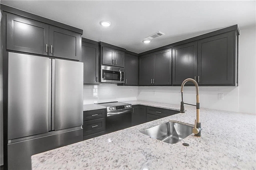 4 bed, 1805 sqft, $1,995 — Photo 4