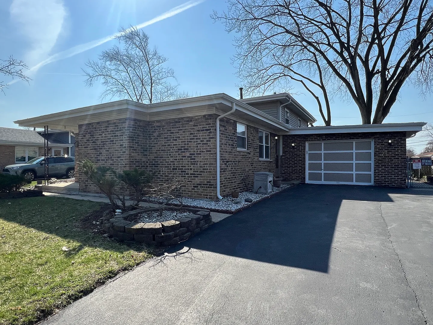 4367 Henry St photo 1
