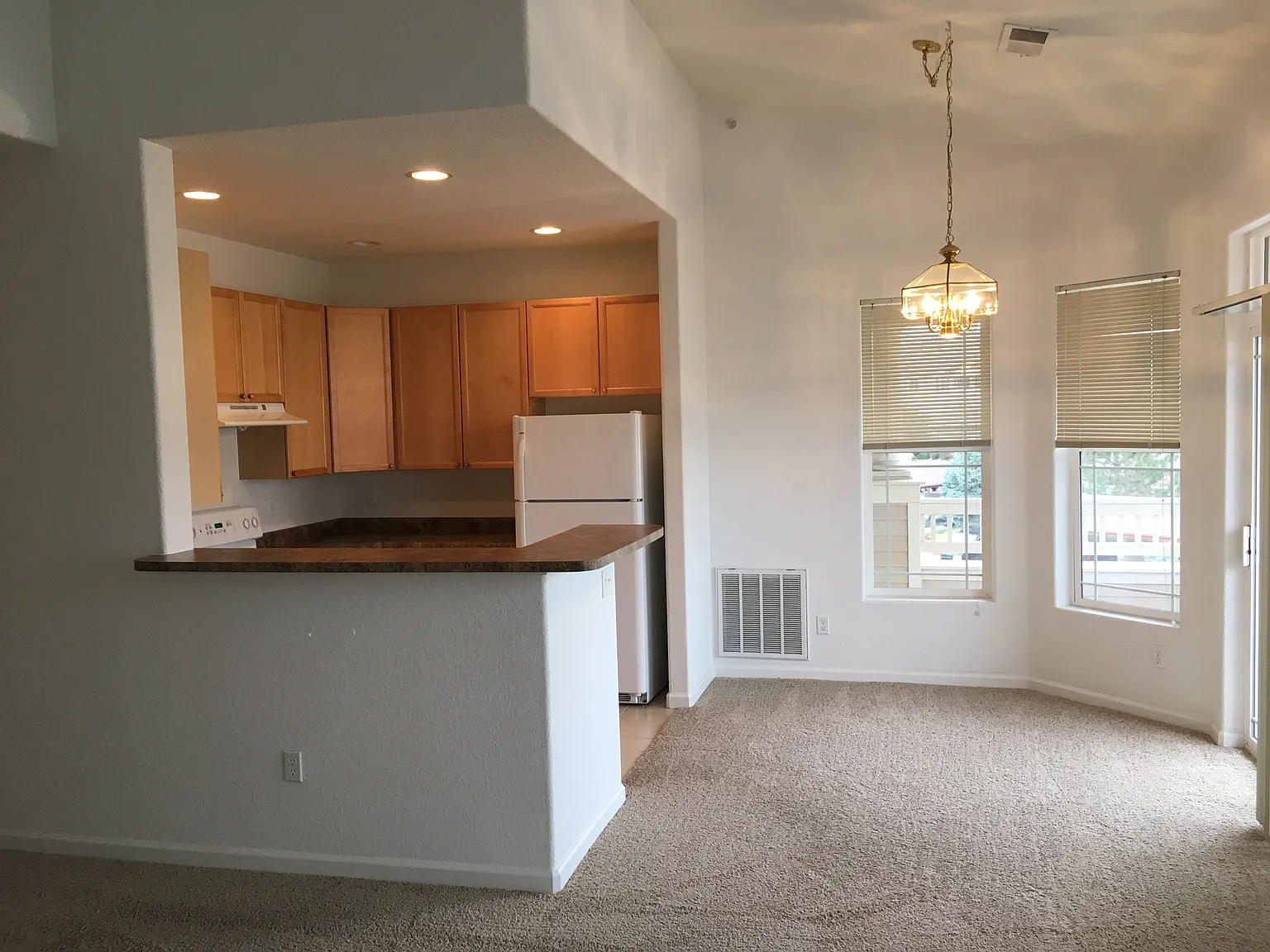 2 bed, 1262 sqft, $2,100 — Photo 3
