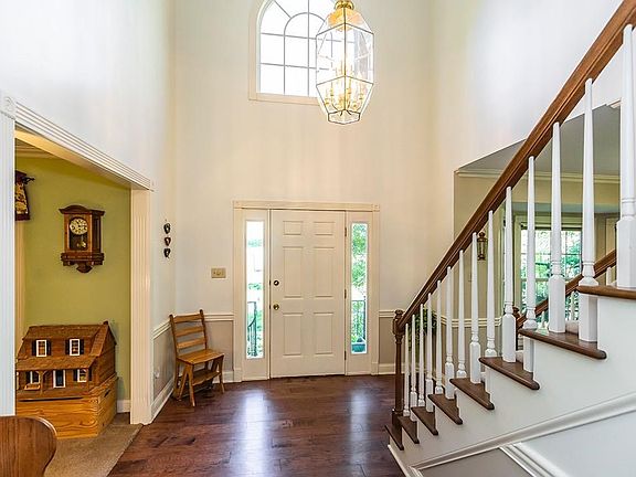 4th image of 108 Woodcleft Dr