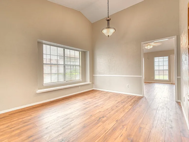 9314 Shipman St — Photo 16