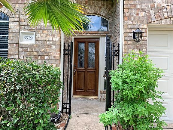 4th image of 3919 Princeton Park Ct