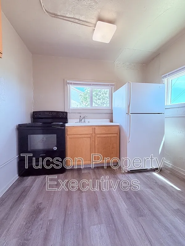 2 bed, 1.0 bath, 1000 sqft, $950 — Photo 2