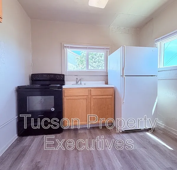 234 E 32nd St #3 — Photo 2