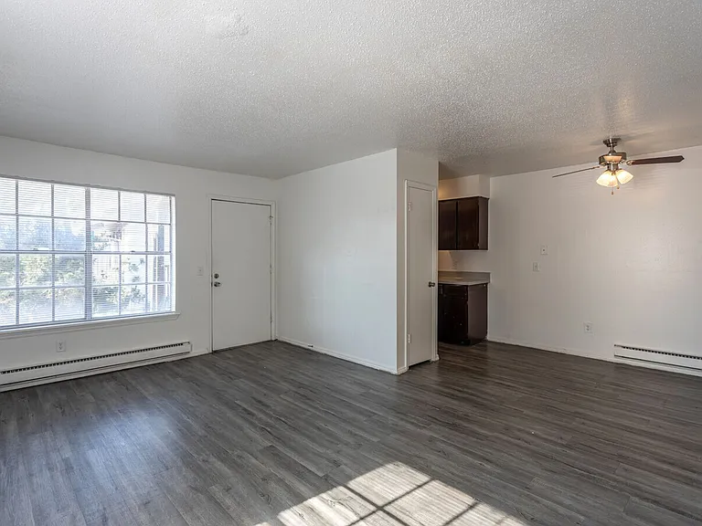 Campus Pointe Apartments — Photo 6