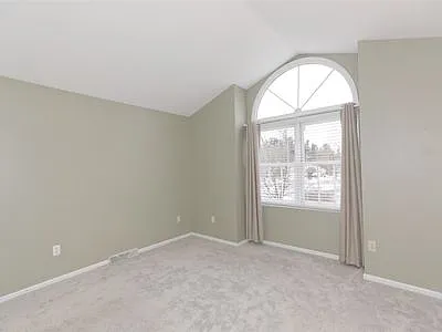 569 Highwood Cir — Photo 16