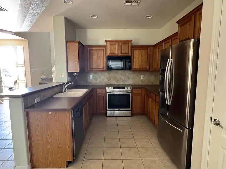 13518 W Cypress St — Photo 14