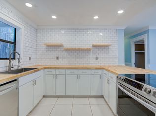 709 Gumtree Rd, North Palm Beach, FL 33408