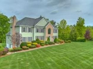 33 Hawthorne Rd, Windham, NH 03087