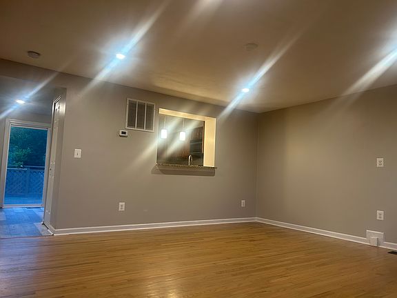 4th image of 1009 Highpointe Blvd