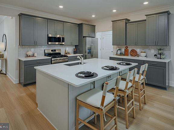 2nd image of 10143 Shenandoah Ln