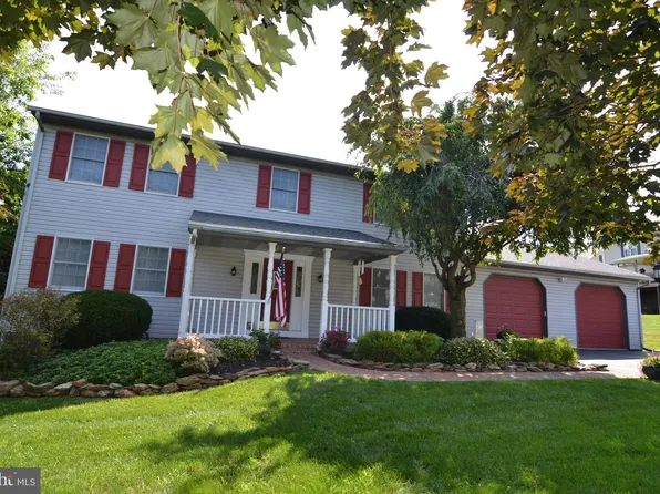 203 Navajo Dr, Red Lion, PA 17356