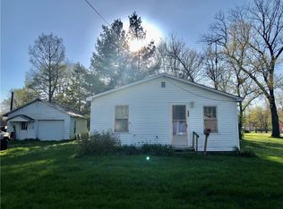 403 N Maple St, Newton, IL 62448