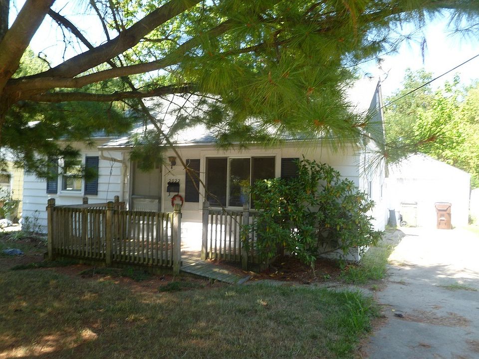1st image of 2022 Catalpa Ave