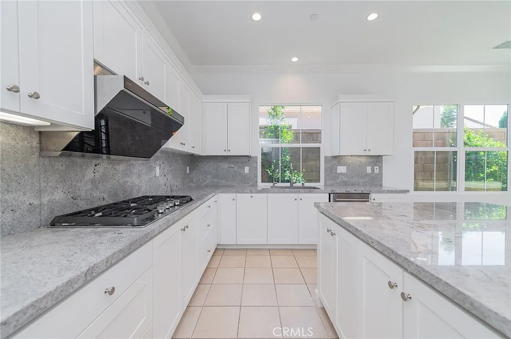 4 bed, 2246 sqft, $6,500 — Photo 3