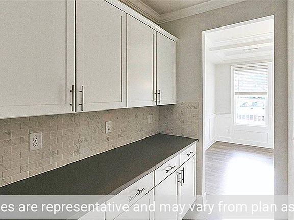 2nd image of 1514 Belmore Pl