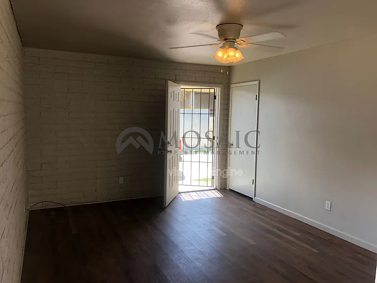 1204 S McClintock Dr #A — Photo 2