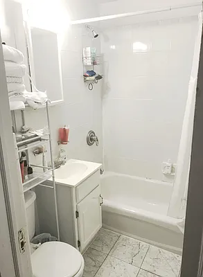 Rented by Jonis Realty | media 3
